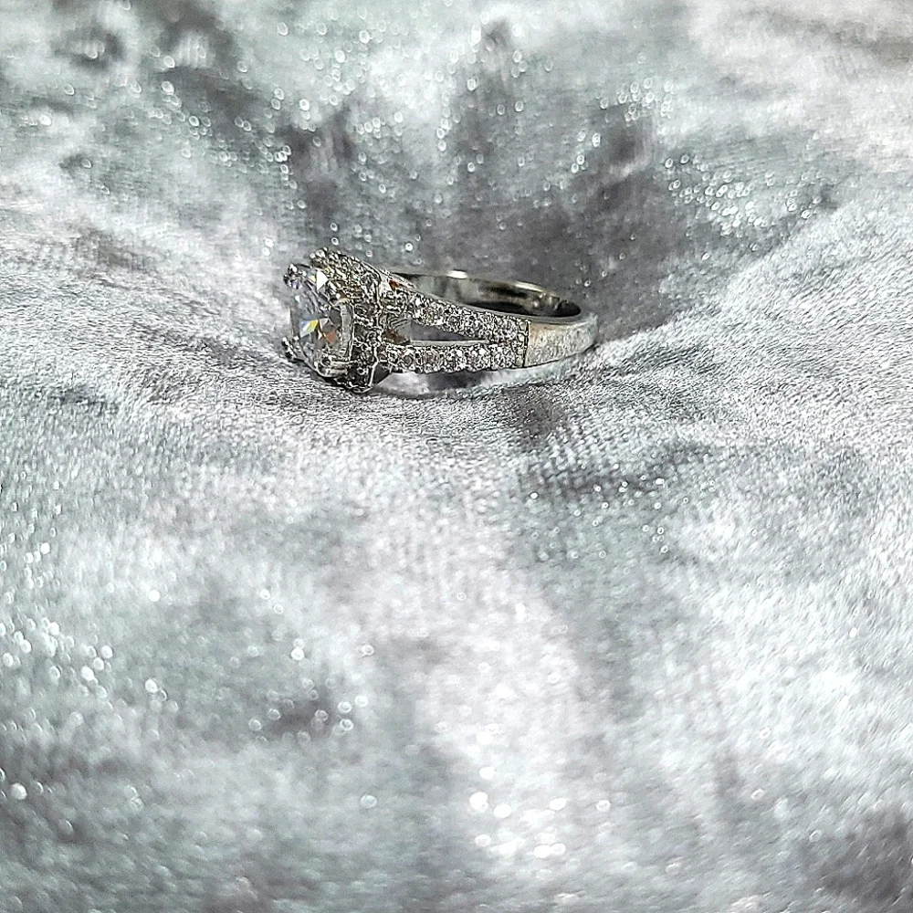 4 Prong White Zircon Silver Color Engagement Ring - Picture 3 of 8